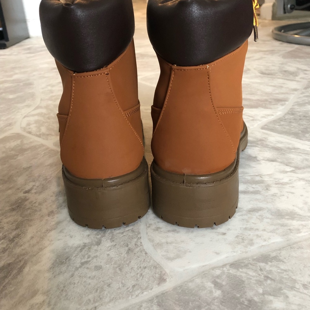 NWOT BAMBOO tan lace up light Weight boots SZ 10 - Picture 5 of 6